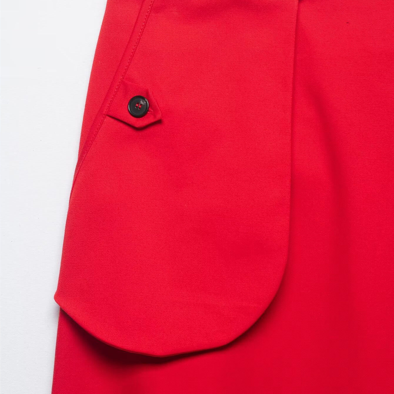Asymmetric pocket decoration skirt on the street by eprolo